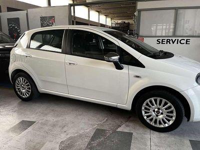 Usata Fiat Punto Street 69 CV (50 kW) 2014 Bianco Utilitaria