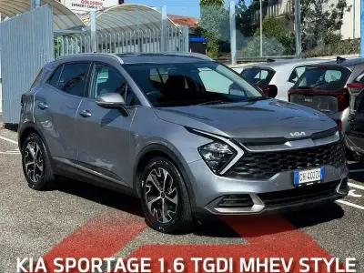 Usata Kia Sportage Style 150 CV (110 kW) 2022 Grigio SUV