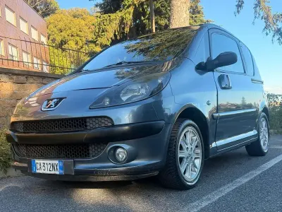 Usata Peugeot 1007 68 CV (50 kW) 2005 Grigio Monovolume