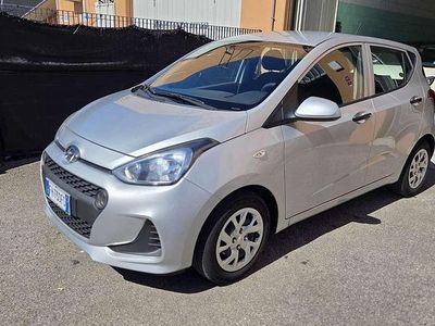 Używany Hyundai i10 Style 67 KM (49 kW) 2017 Srebrny Hatchback