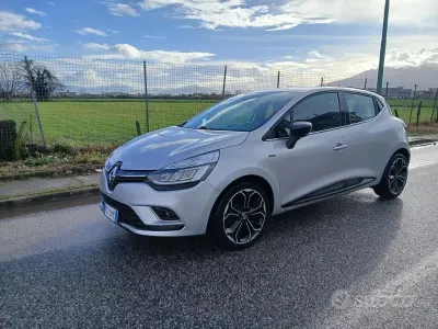 Käytetty Renault Clio IV 90 HP (66 kW) 2019 Musta Sedan