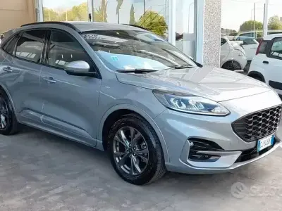Begagnad Ford Kuga ST-Line 120 HK (88 kW) 2022 Grå SUV