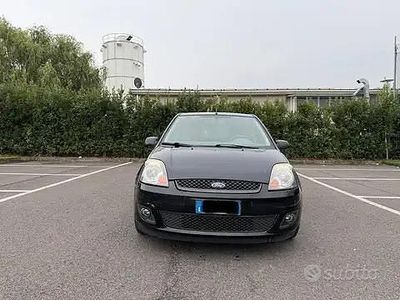 Usata Ford Fiesta 75 CV (55 kW) 2008 Nero Utilitaria