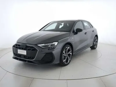 Nuova Audi A3 S-Line 204 CV (150 kW) 2026 Grigio daytona perlato Berlina