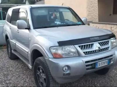 Usata Mitsubishi Pajero 160 CV (117 kW) 2005 Argento SUV