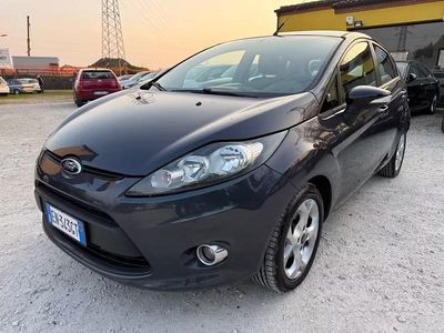 Usata Ford Fiesta Business Edition 97 CV (71 kW) 2012 Grigio Utilitaria