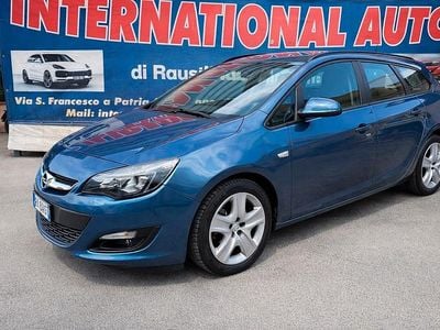 Usata Opel Astra Cosmo 140 CV (102 kW) 2015 Blu Station wagon