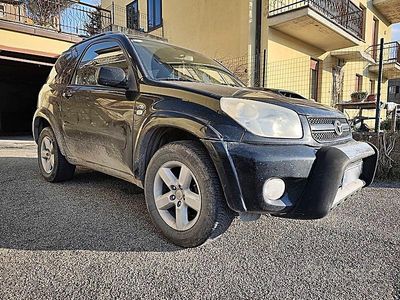 Usata Toyota RAV4 116 CV (85 kW) 2005 Nero SUV