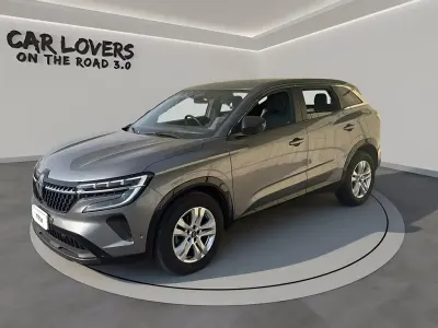 Usata Renault Austral Equilibre 131 CV (96 kW) 2023 Grigio chiaro SUV