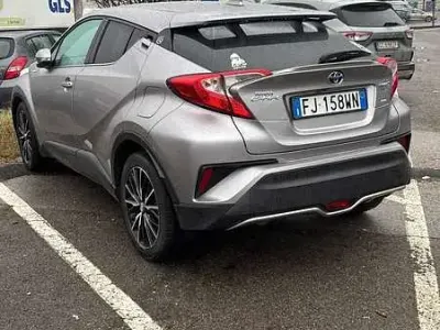 Usata Toyota C-HR Lounge 98 CV (72 kW) 2017 SUV