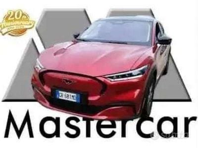 Usata Ford Mustang Mach-E Standard Range 197 kW (269 CV) 2023 Lucid red SUV