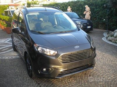 Usata Ford Tourneo Courier Sport 101 CV (74 kW) 2019 Grigio Monovolume