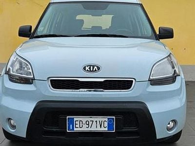 Usata Kia Soul Active 126 CV (92 kW) 2011 Blu SUV