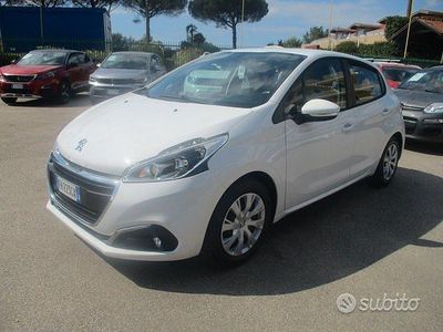 Usata Peugeot 208 82 CV (60 kW) 2017 Bianco Utilitaria