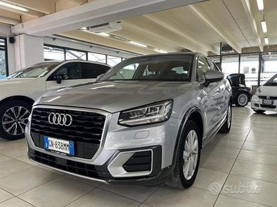 Begagnad Audi Q2 Business Plus 150 HK (110 kW) 2019 Grå SUV