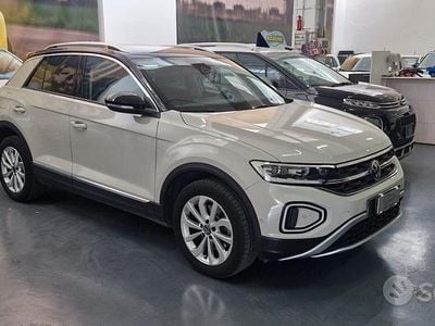 Usata VW T-Roc Style 150 CV (110 kW) 2022 Beige SUV