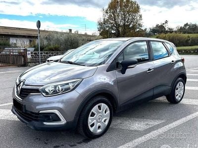 Grigio Usata 2017 Renault Captur SUV | 10.800 € (Buon prezzo)