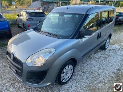 Käytetty Fiat Doblò Dynamic 106 HP (77 kW) 2013 Harmaa Tila-auto