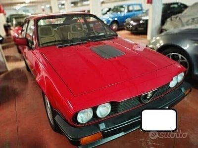 Usata Alfa Romeo Alfetta 159 CV (116 kW) 1987 Rosso Coupé