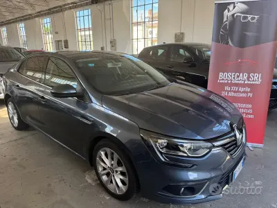 Usata Renault Mégane IV Business 140 CV (102 kW) 2019 Grigio Coupé