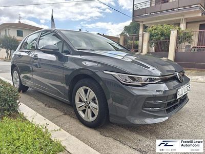 Begagnad VW Golf VIII Life 116 HK (85 kW) 2025 Svart Sedan