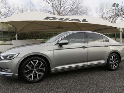 Usata VW Passat Executive 150 CV (110 kW) 2018 Argento Berlina