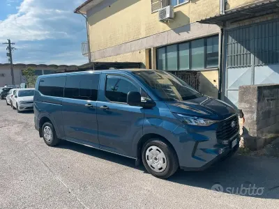 Usata Ford Transit Custom Trend 136 CV (100 kW) 2025 Blu Station wagon