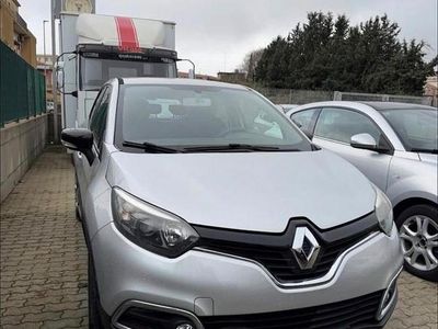Usata Renault Captur Iconic 90 CV (66 kW) 2015 Grigio SUV