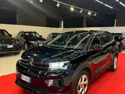 Usado Citroën C5 131 CV (96 kW) 2023 Negro Familiar