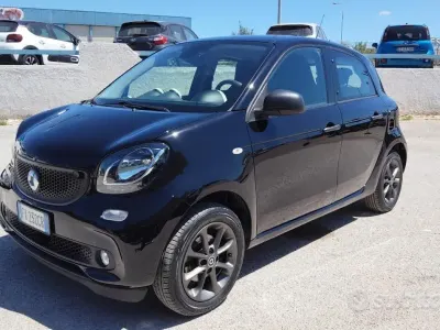 Usata Smart ForFour 71 CV (52 kW) 2019 Nero Utilitaria