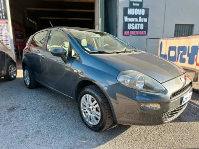 Usata Fiat Grande Punto 69 CV (50 kW) 2012 Grigio Utilitaria