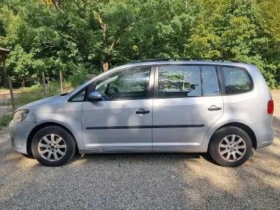 Usata VW Touran 105 CV (77 kW) 2010 Argento Monovolume