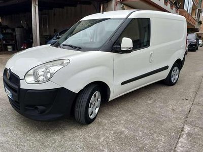 Usata Fiat Doblò 90 CV (66 kW) 2011 Bianco Monovolume
