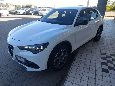 Usata Alfa Romeo Stelvio Sprint 209 CV (153 kW) 2023 Bianco SUV