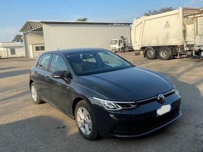 Usata VW Golf VIII Life 110 CV (80 kW) 2022 Grigio Berlina