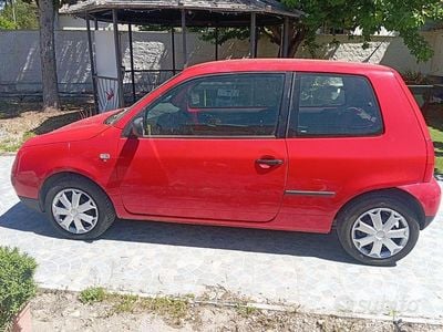 Usado VW Lupo 50 CV (36 kW) 2001 Rojo Utilitario