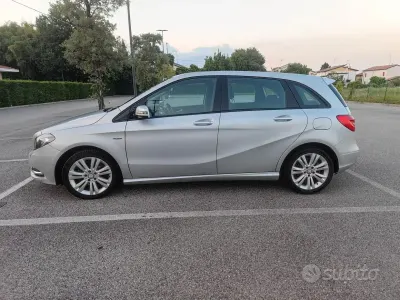Usata Mercedes B180 109 CV (80 kW) 2012 Monovolume