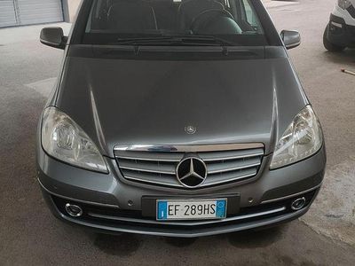 Usata Mercedes A180 109 CV (80 kW) 2010 Grigio Berlina