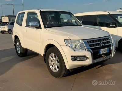 Usata Mitsubishi Pajero Intense 190 CV (139 kW) 2016 Bianco SUV