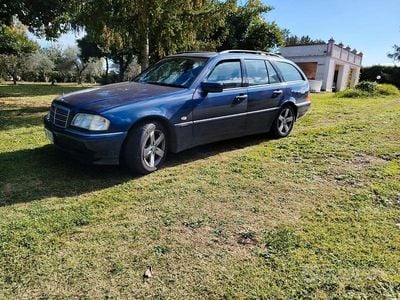 Usata Mercedes C220 95 CV (69 kW) 1999 Blu Station wagon