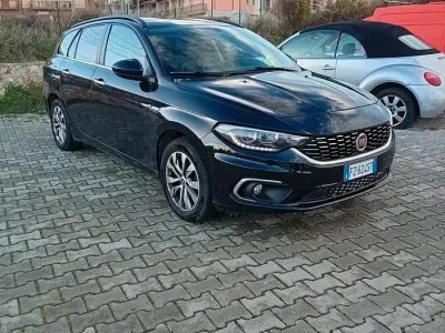 Usata Fiat Tipo Lounge 120 CV (88 kW) 2019 Nero Berlina