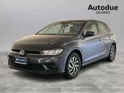 Usata VW Polo Life 80 CV (58 kW) 2023 Grigio Utilitaria