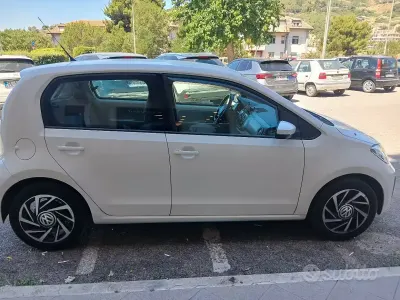 Usata VW up! 60 CV (44 kW) 2019 Bianco Utilitaria