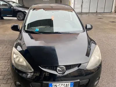 Usata Mazda 2 75 CV (55 kW) 2008 Nero Utilitaria