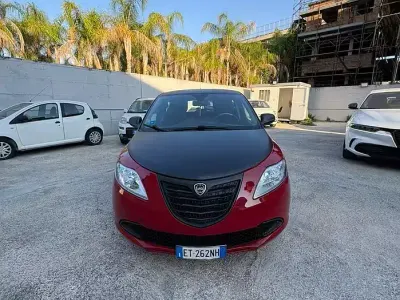 Usata Lancia Ypsilon 69 CV (50 kW) 2014 Rosso Utilitaria
