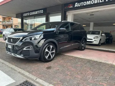 Usado Peugeot 5008 GT-line 150 CV (110 kW) 2018 Negro SUV