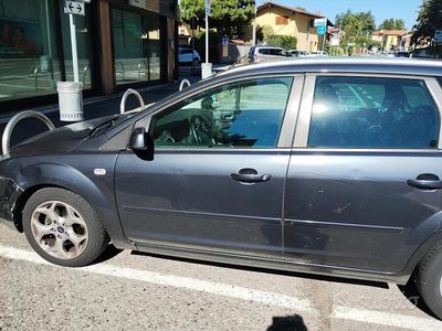 Usata Ford Focus 100 CV (73 kW) 2007 Grigio Berlina