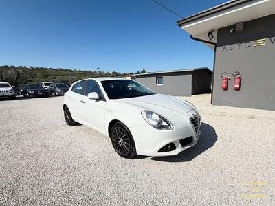 Usata Alfa Romeo Giulietta Exclusive 105 CV (77 kW) 2012 Bianco Utilitaria