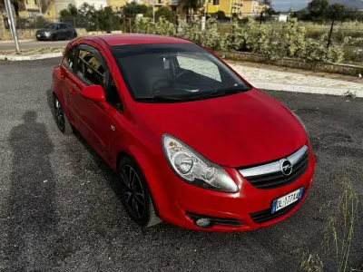 Usata Opel Corsa Sport 80 CV (58 kW) 2007 Rosso Utilitaria