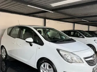 Usata Opel Meriva Cosmo 95 CV (69 kW) 2014 Bianco Monovolume